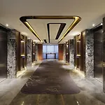 Royal Plaza Hotel