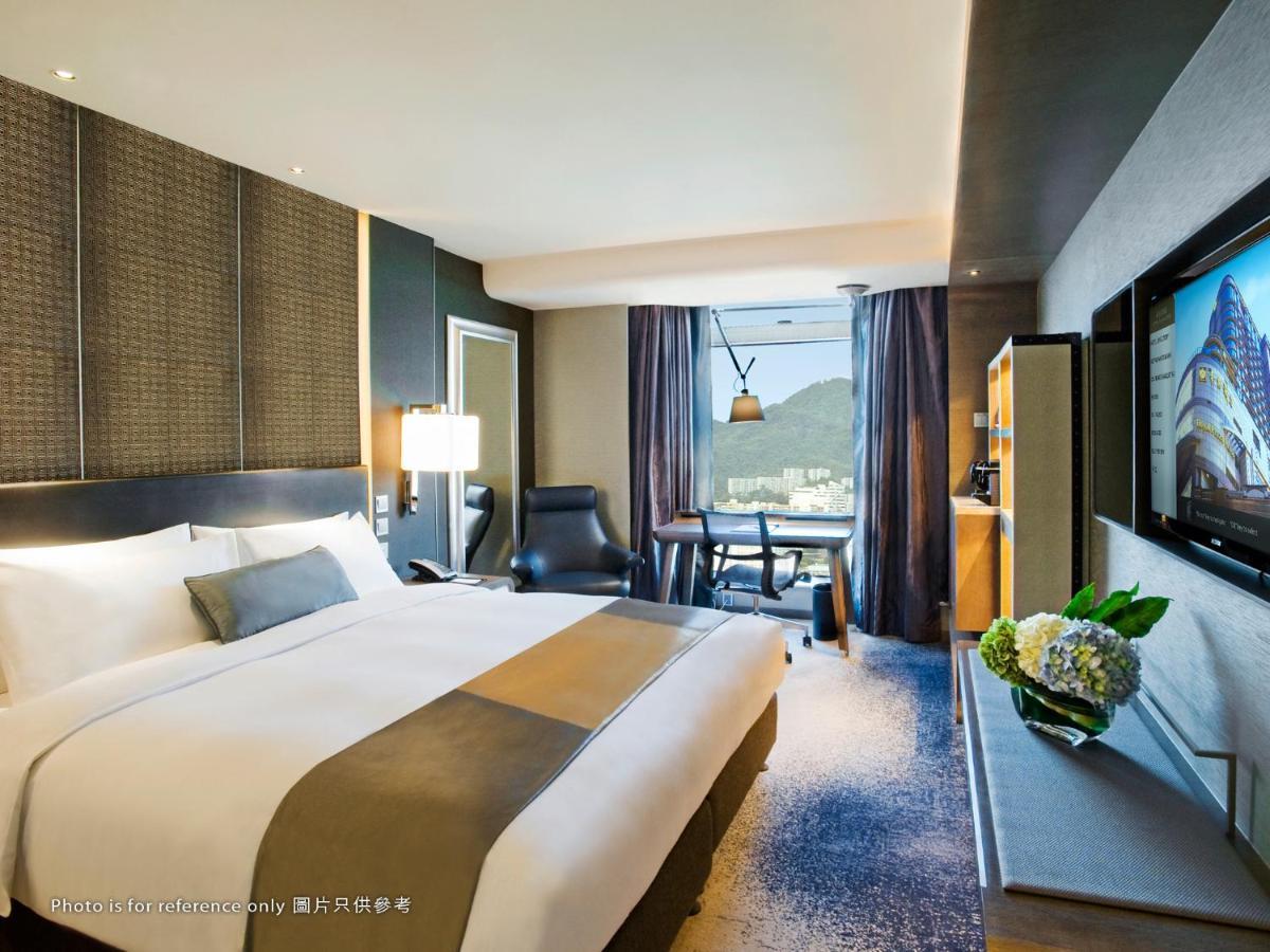 Royal Plaza Hotel